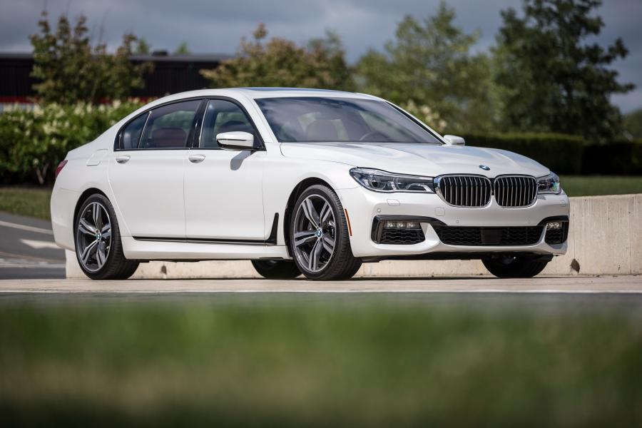  BMW 750i xDrive M Sport (G11) 2016 года  (NA) (фото 37 из 47)